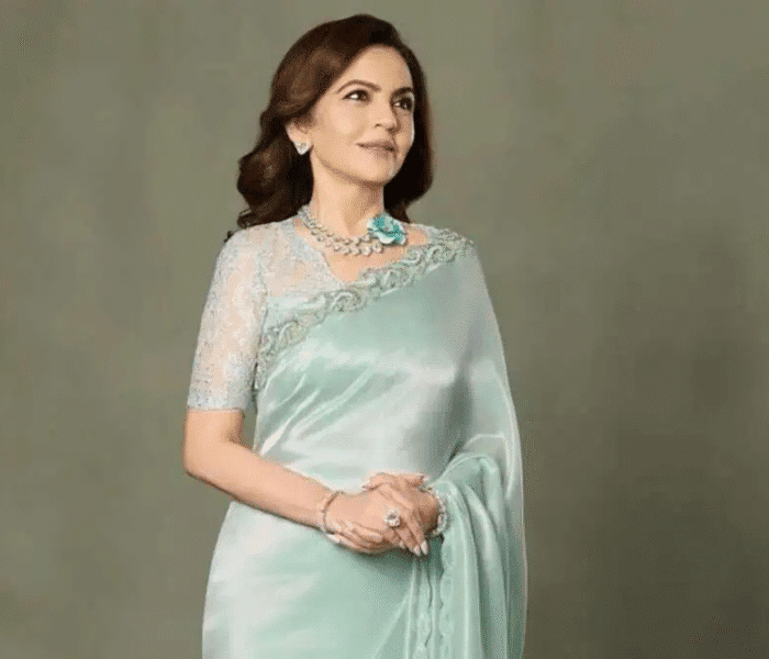 Nita Ambani, India’s business magnate and philanthropist, made headlines at the premiere of The Bads of Bollywood in Mumbai on September 19, 2025. The billionaire stunned attendees with an extravagant diamond and paraiba tourmaline necklace, valued at an estimated $100 billion, borrowed from her daughter, Isha Ambani. The US jewellery influencer Julia Chafe called it “the craziest necklace I’ve ever seen,” highlighting the Ambani family’s unmatched collection.