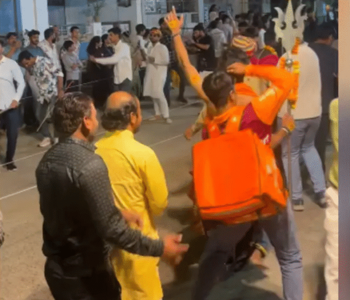 A viral video shows a Swiggy rider dancing garba in Gujarat, winning fans’ hearts with his joyful Champak Chacha vibes.