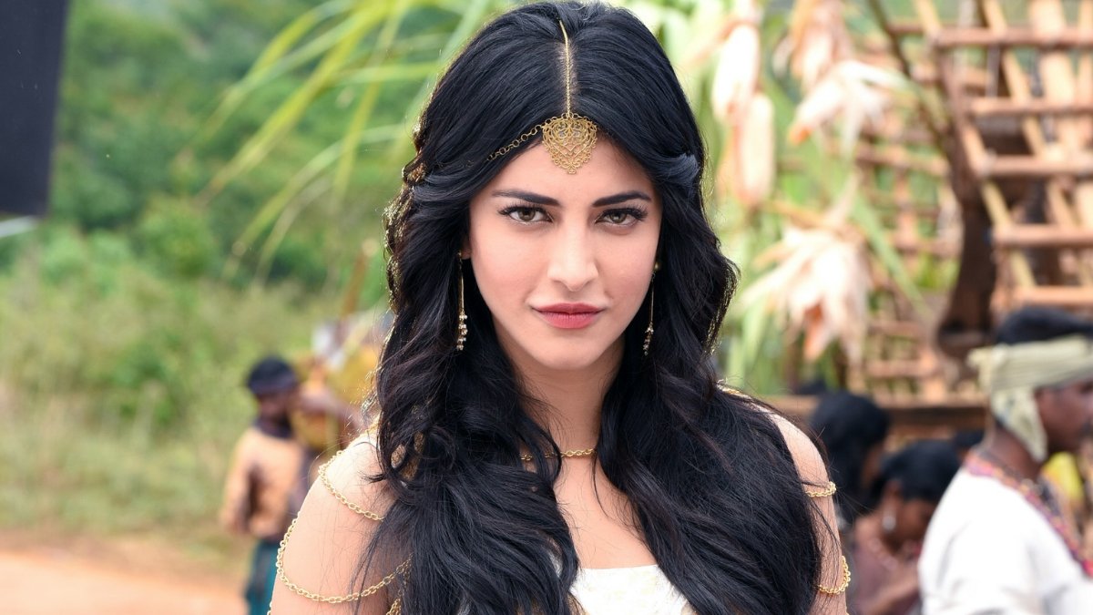 Shruti Haasan using sesame oil for her hair – best oil for hairs routine