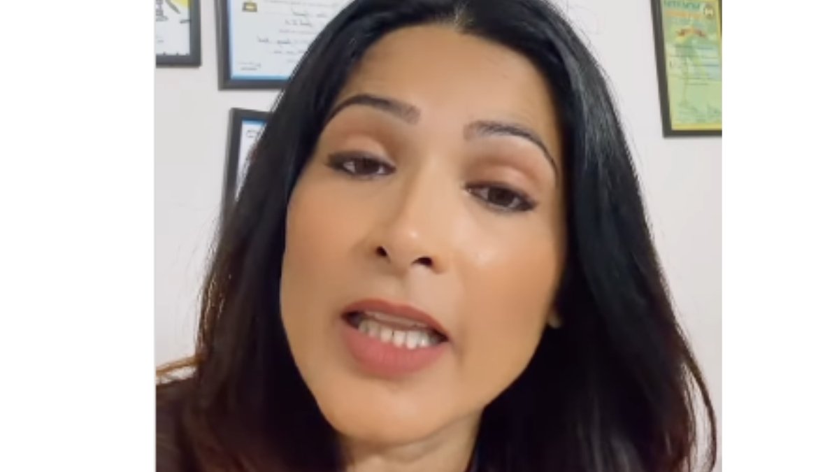 Gorakhpur News | Food Safety Department officers inspect edible oil samples during purity test in Gorakhpur