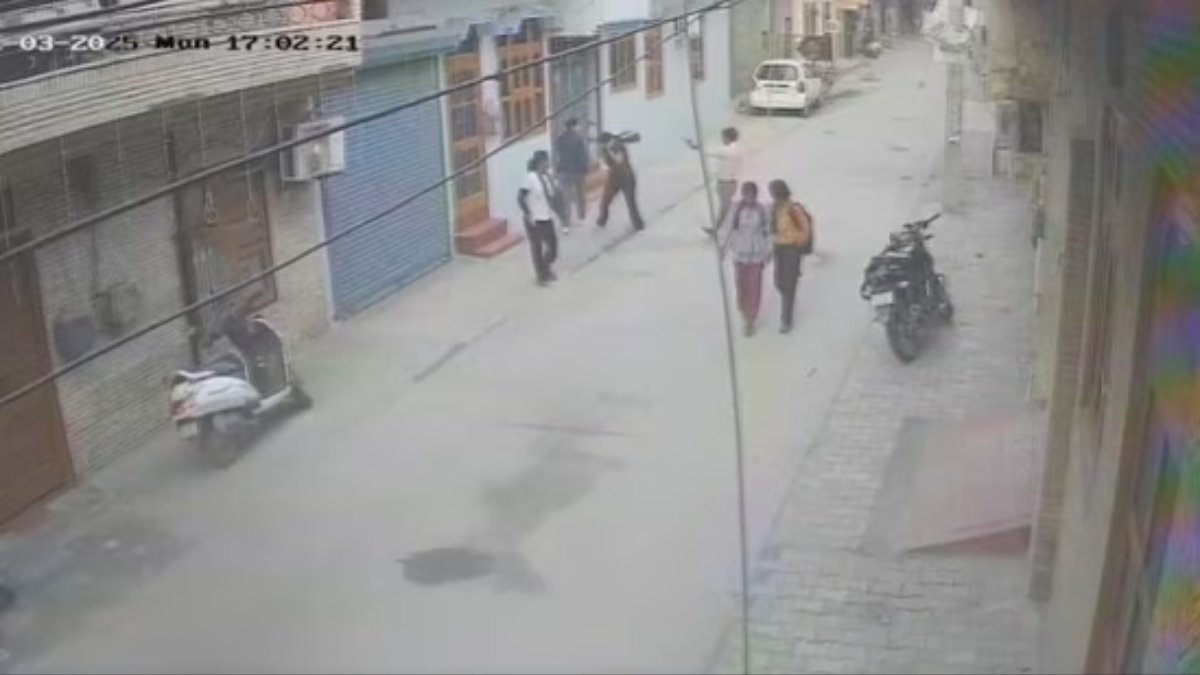 Viral news shows CCTV footage of a boy firing at a girl near her house in Faridabad.