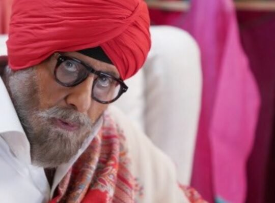Amitabh Bachchan wearing pagri celebrating Sikh roots this Gurpurab | Viral News