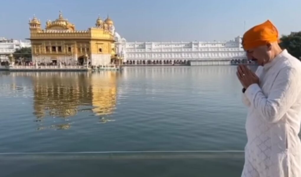 Anupam Kher viral post at Golden Temple for Guru Nanak Jayanti