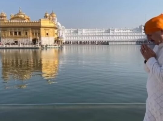 Anupam Kher viral post at Golden Temple for Guru Nanak Jayanti
