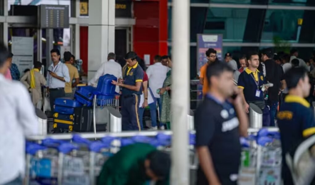 Delhi airport flight delays over air traffic control fault