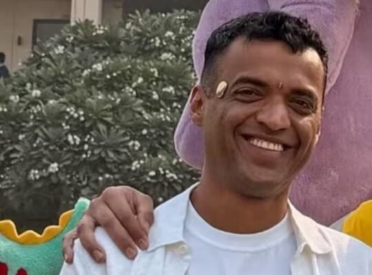 Zomato Founder Tests Experimental Brain Health Device